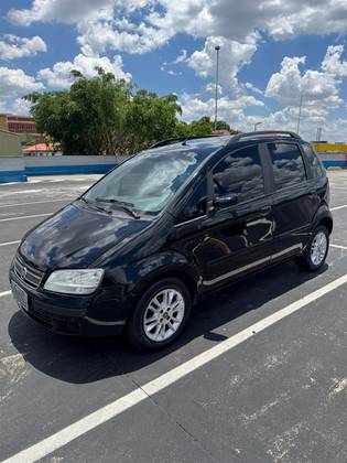 FIAT IDEA 1.4 MPI ELX 8V FLEX 4P MANUAL FIAT IDEA 1.4 MPI ELX 8V FLEX 4P MANUAL